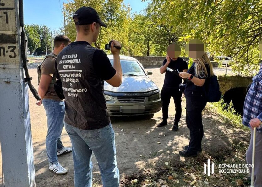 Пограничника задержали за взятку в $9000: куда он вёз военных
