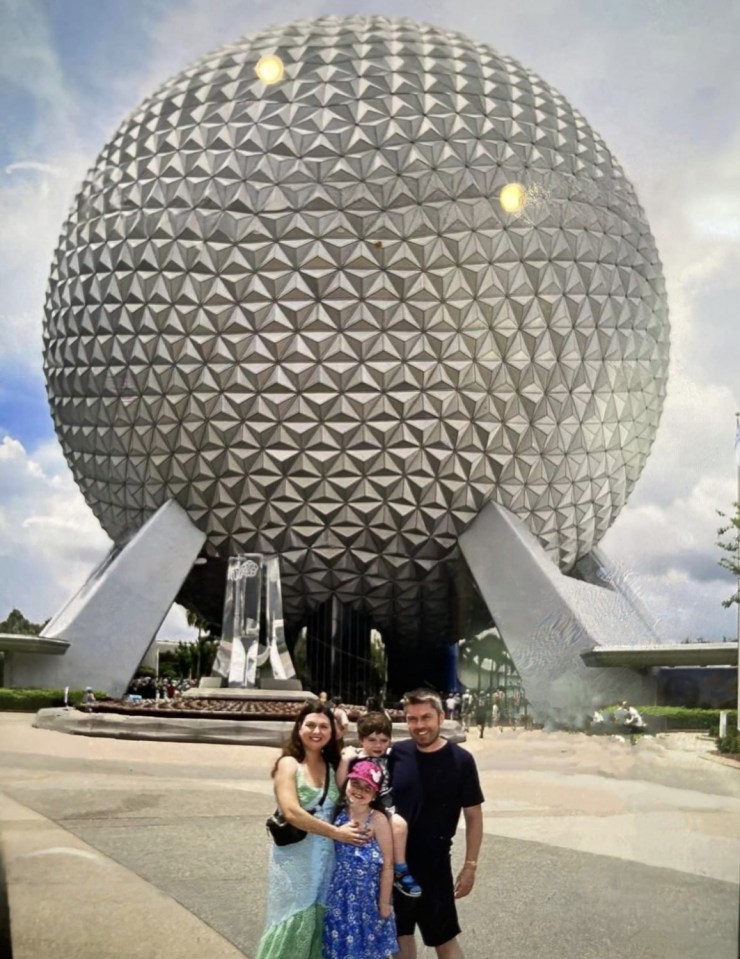 Секрет Disney: как купить фирменный мерч в 10 раз дешевле