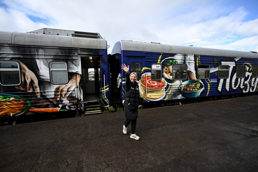 Ukrzaliznytsia Under Fire: How Trains and Mail Cover 700 Km of Frontline