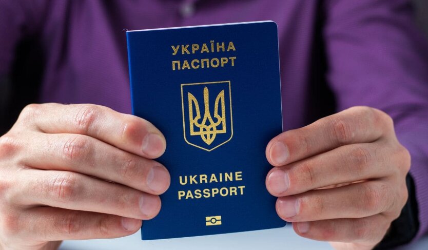 Зеленський запускає множинне громадянство для українців у 5 країнах: хто отримає