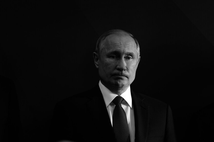 Путін під тінню страхується від миру з Україною