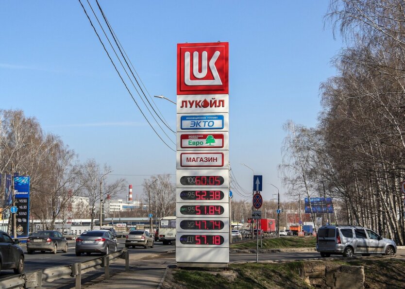 Беларусь увеличила поставки топлива в Россию вчетверо: решит ли это кризис