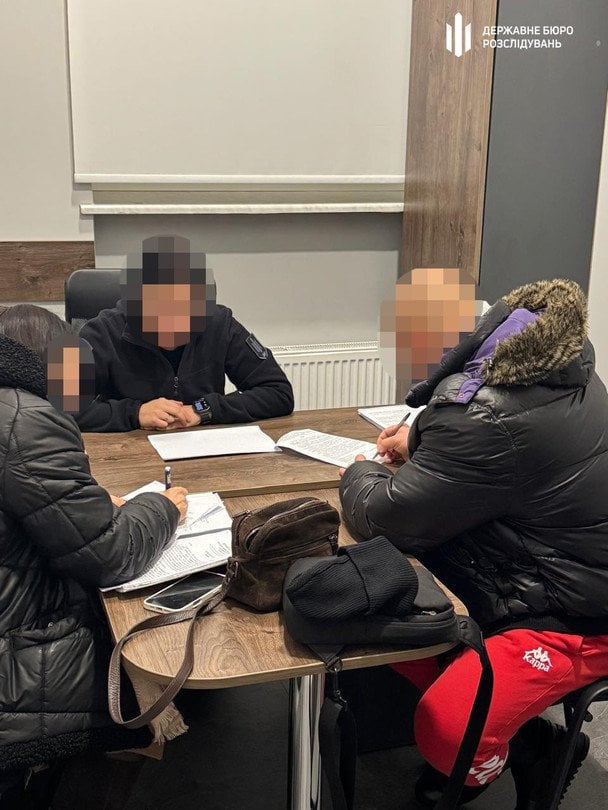 Правоохоронець виманює гроші у пенсіонерів