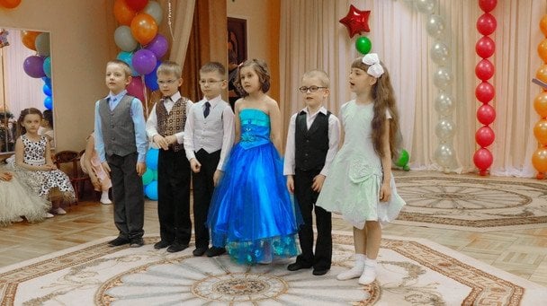 Дитяче свято з веселощами та музикою