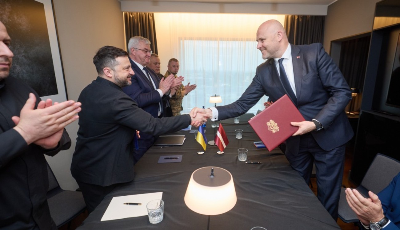 Zelensky Signs Drone Agreement in Tallinn with Leaders of Finland, Norway, and Latvia