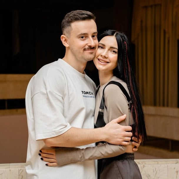 Sugar married for the second time: how the singer raises his wife's children and whose plans