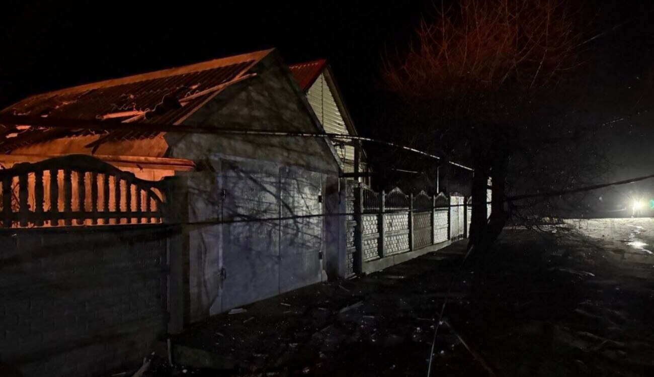 Удар по жилому кварталу Запорожья: беспилотник разрушил дом, есть пострадавшие
