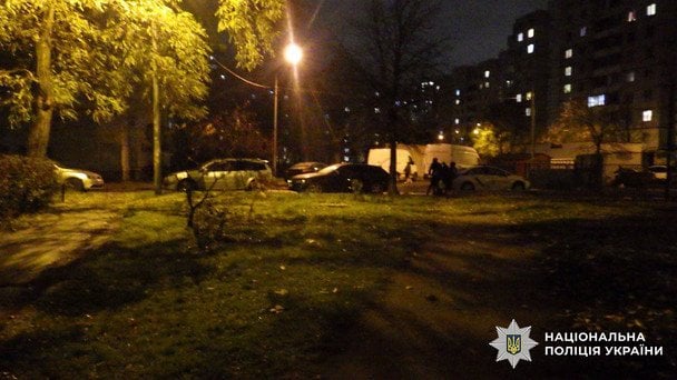 В Киеве мужчина напал с ножом на прохожего, который заступился за ребенка