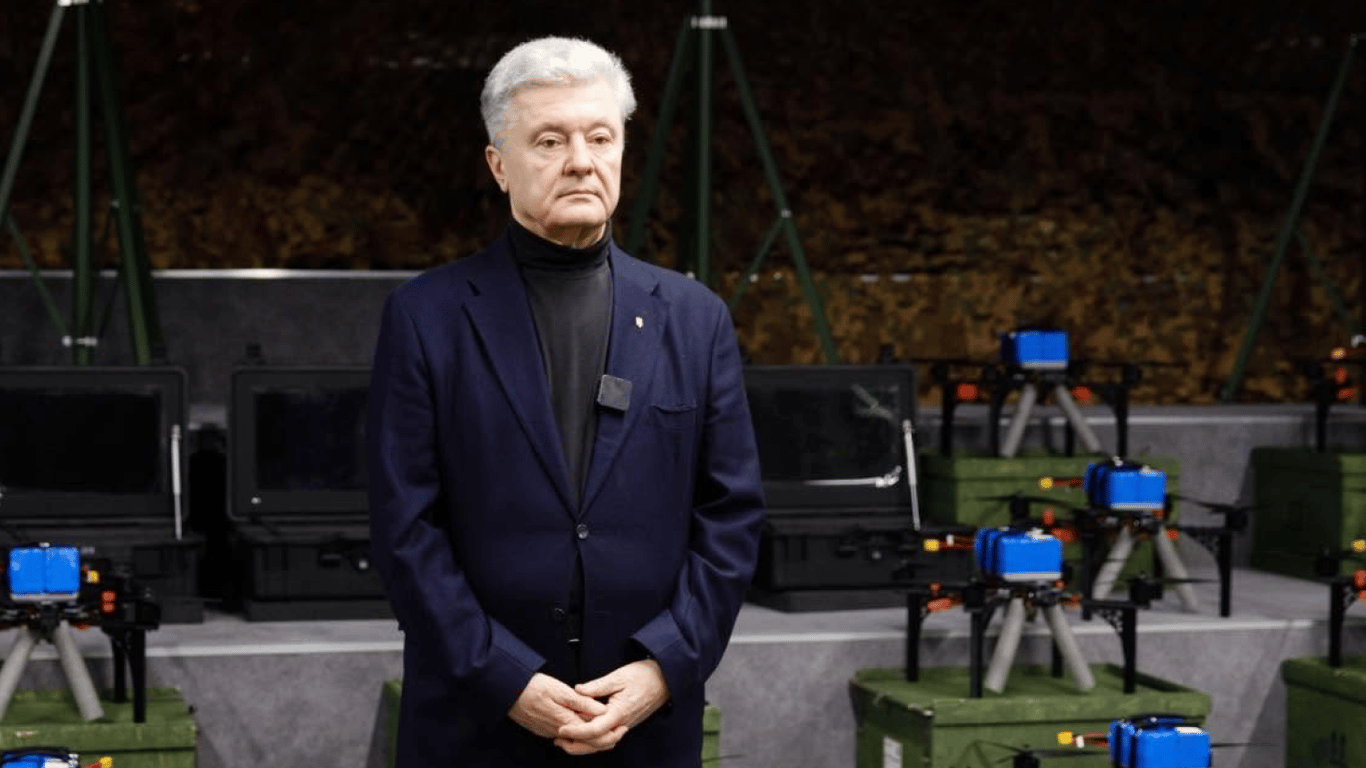 Порошенко відмовився від ордена