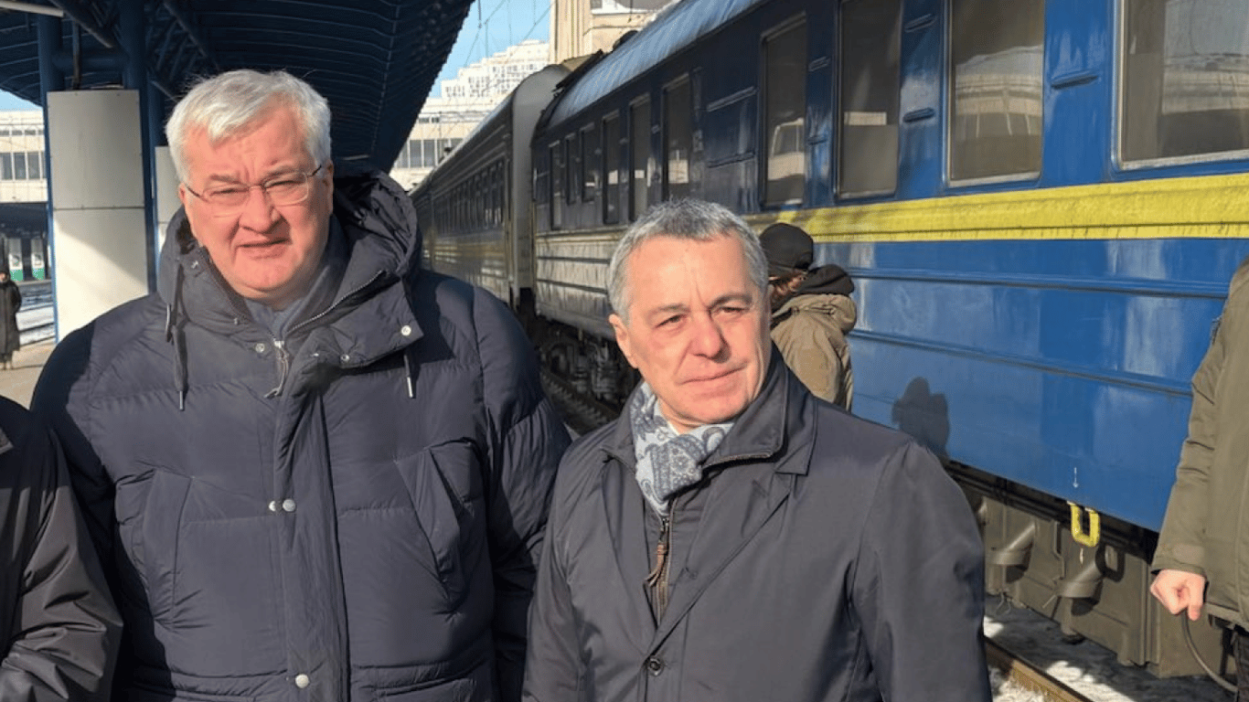 Szef OBWE w Kijowie: Organizacja musi wesprzeć poszukiwania drogi do zakończenia wojny