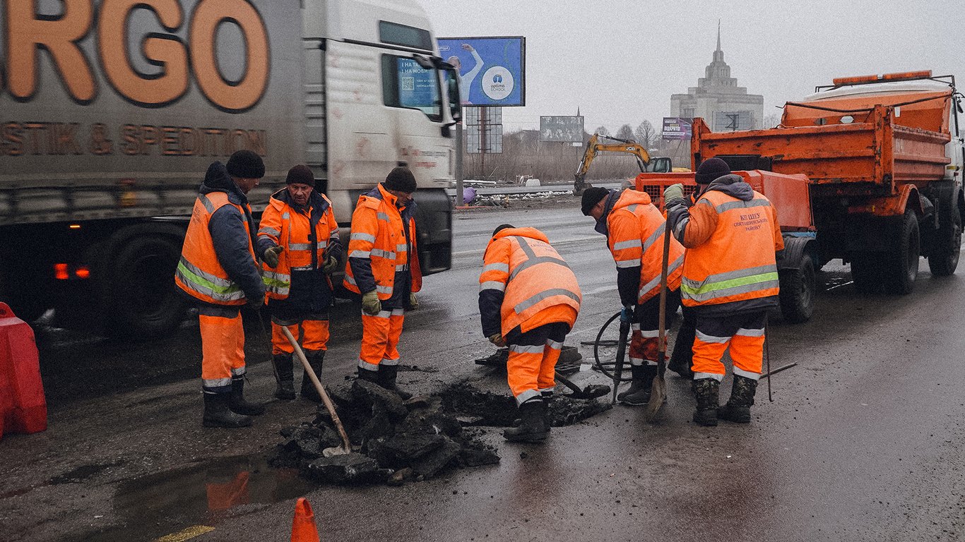 Kijów: lawinowy przyrost dziur w jezdniach – kiedy doczekamy się gruntownej modernizacji?