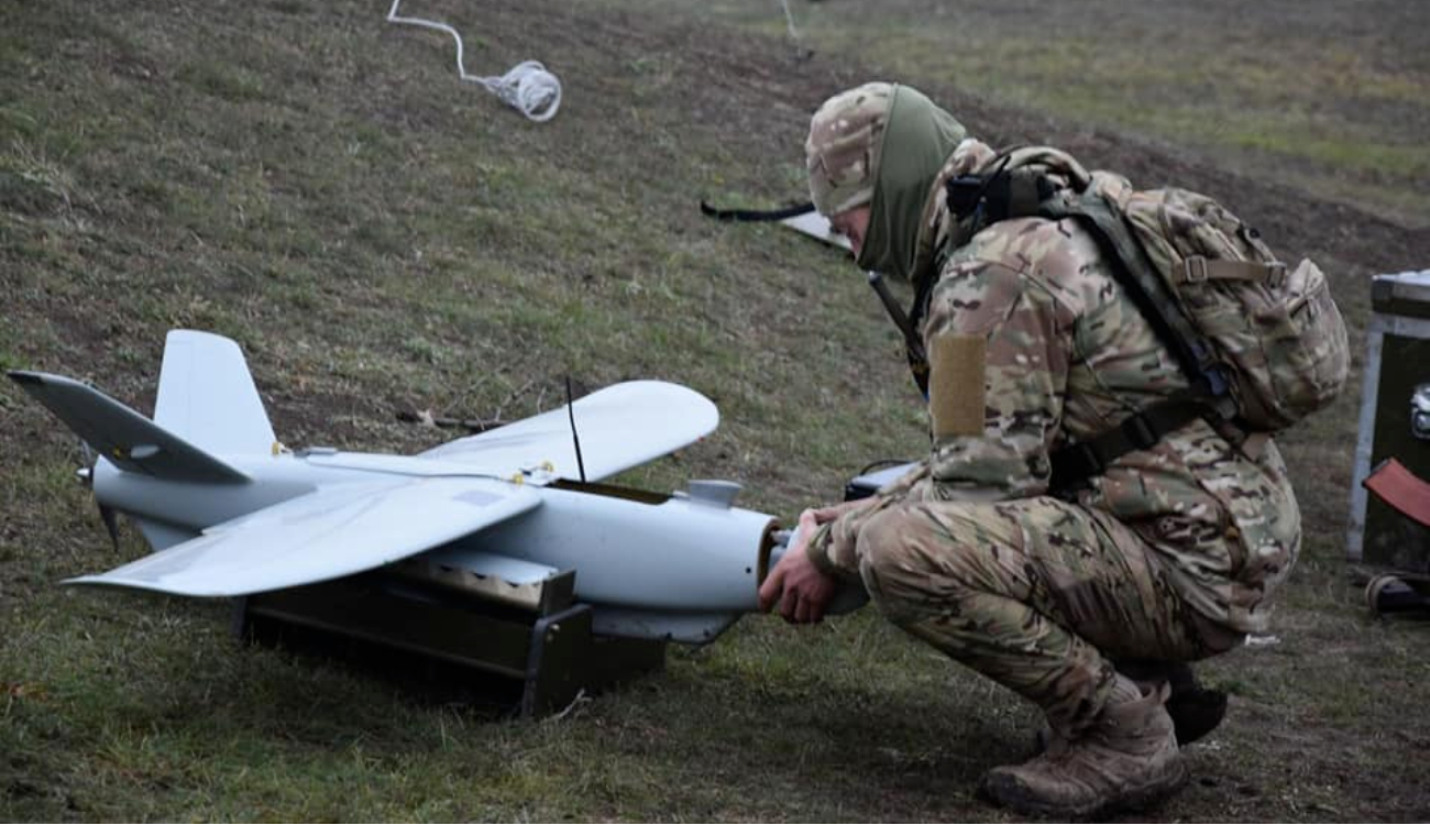 Bezzałogowy 'Bocian' na froncie. W jaki sposób ten dron rewolucjonizuje pole walki?