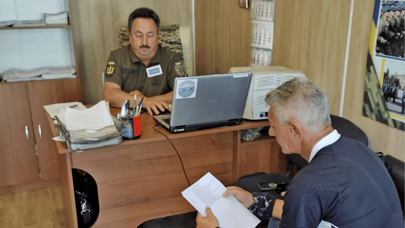 Samotni ojcowie i matki muszą iść do sądu, by uniknąć mobilizacji od 2024 roku