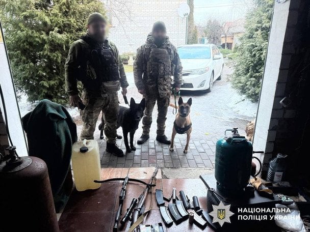 В четырех областях Украины пресечена незаконная торговля оружием с фронта