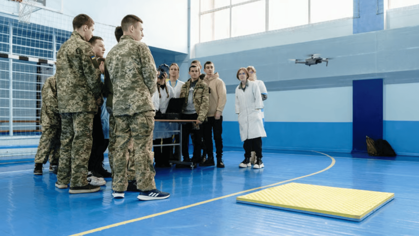Студенти-медики на військовій підготовці