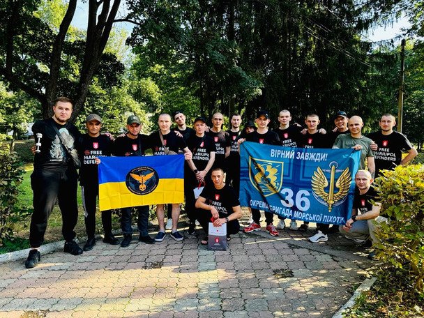 Допомога захисникам Маріуполя від Ахметова