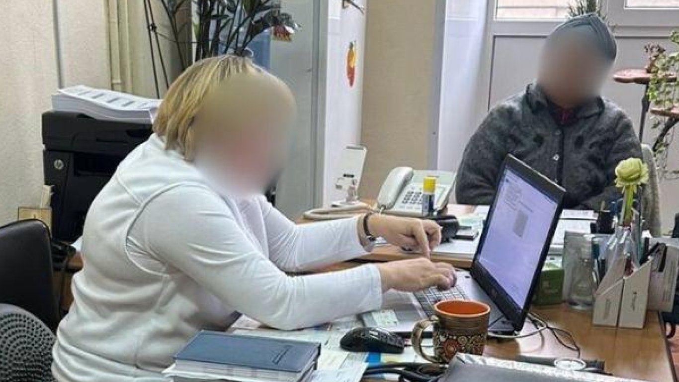 Затримання за підроблені довідки