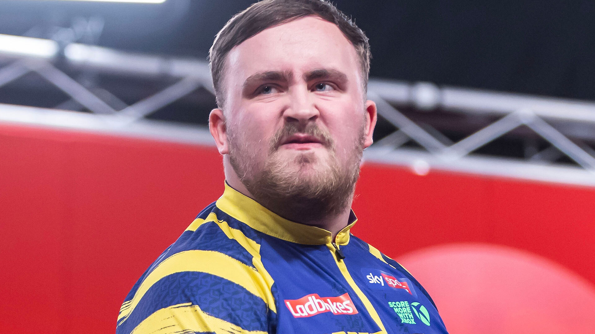 Люк Літтлер розпочинає захист титулу: з ким зіграє чемпіон світу з дартсу