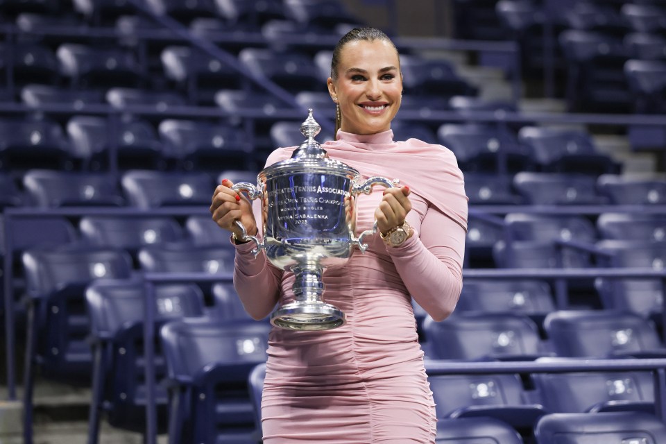Арина Сабаленка захистила титул US Open: фото чемпіонки з трофеєм