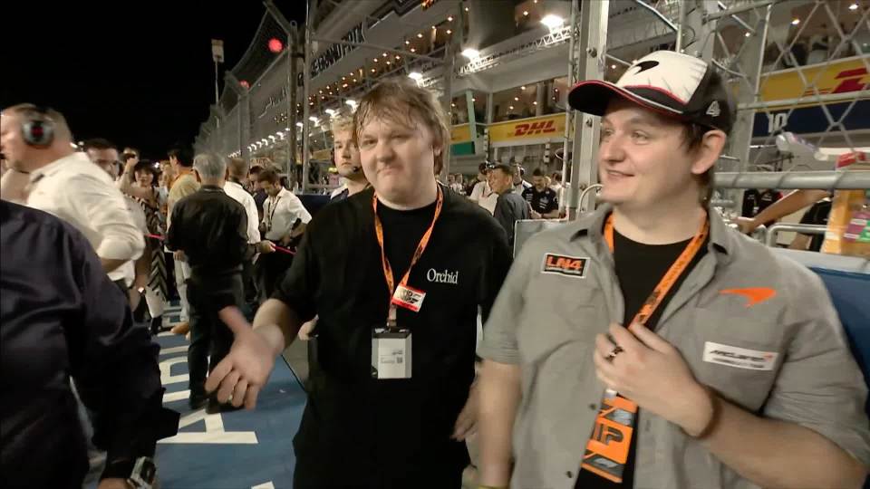 Martin Brundle erkannte Lewis Capaldi nicht: peinlicher Moment beim Großen Preis von Singapur