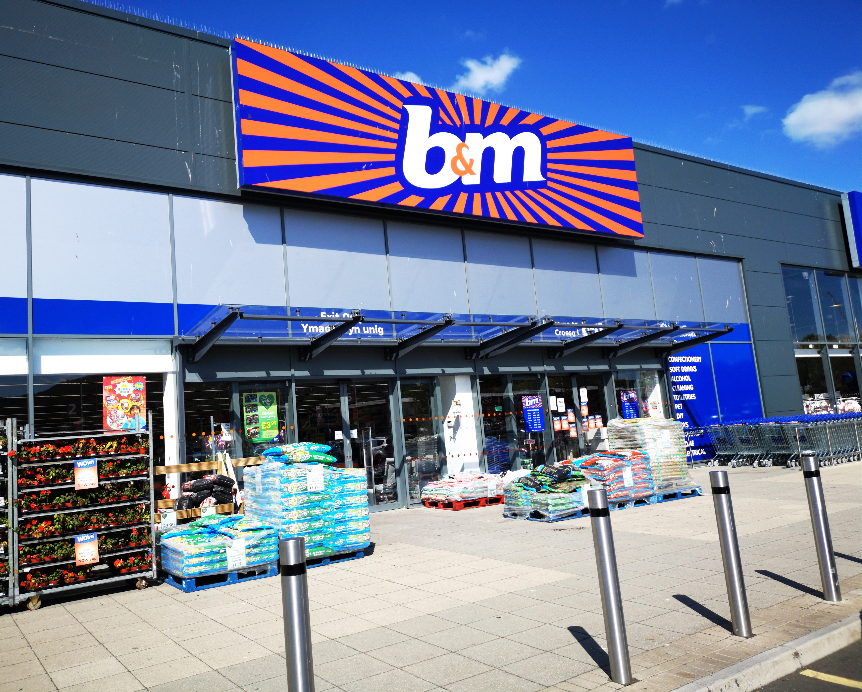 У B&M з'явився 3-в-1 гаджет за £10: бореться з сухістю шкіри та закладеністю носа