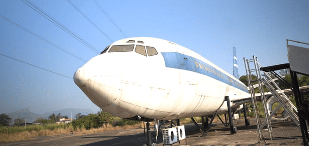 Літак Boeing 737 як атракціон