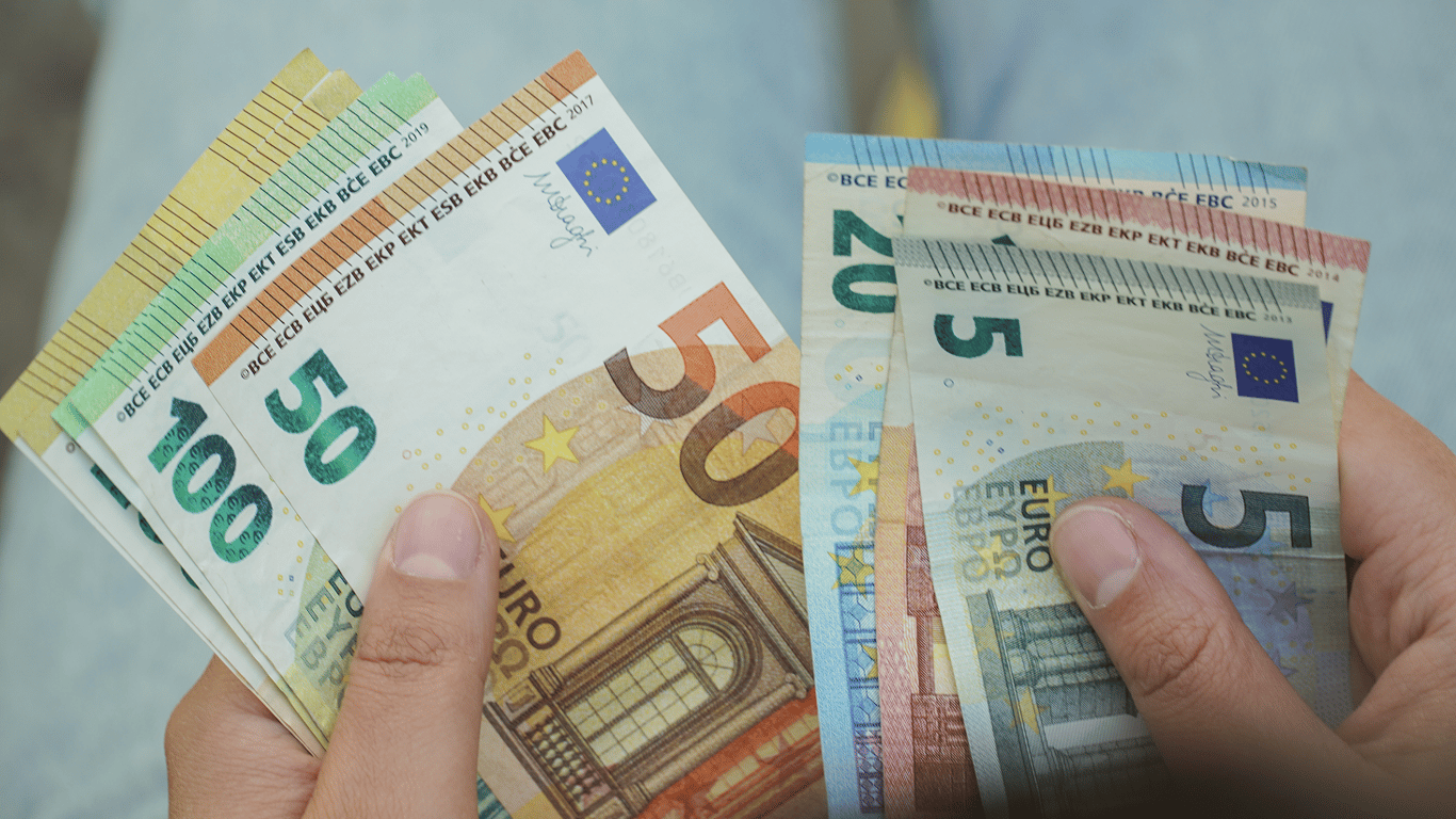 Сравнение минимальных зарплат: Украина и страны ЕС в 2026 году