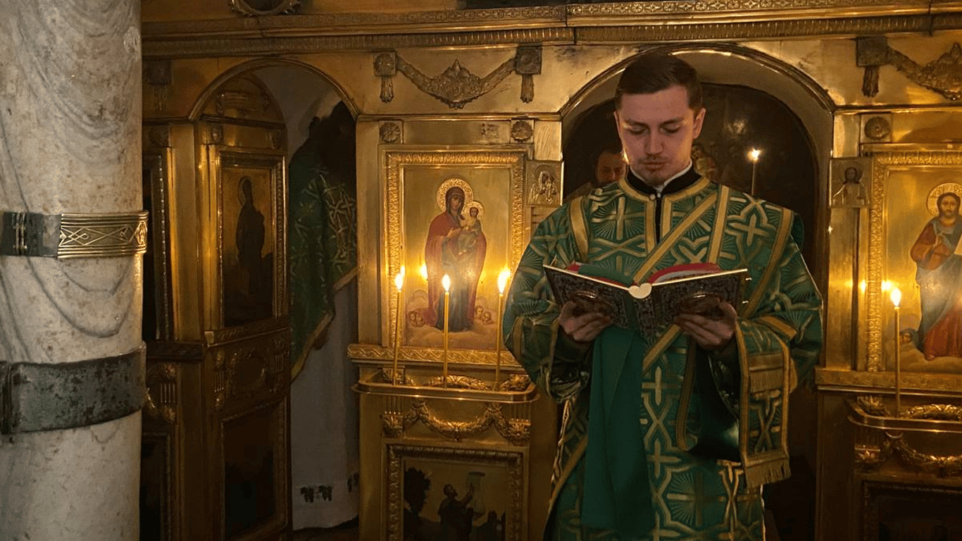 Молебень у печерах Лаври