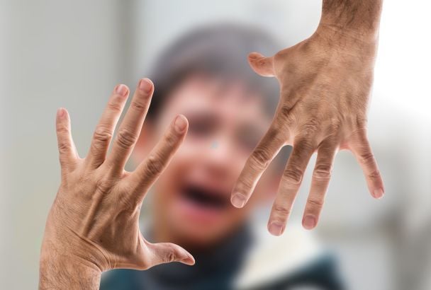 Жінка з сином у Києві