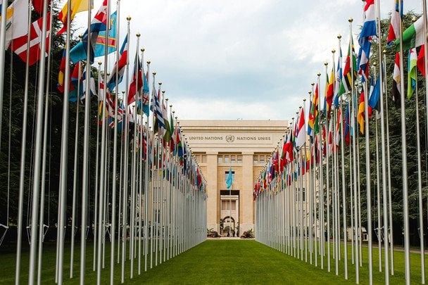 UN-Votum zeigt USA isoliert: Überwältigende Mehrheit von 107 Staaten für ukrainische Souveränitätsresolution
