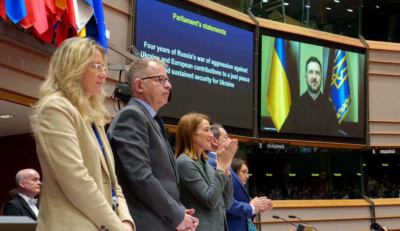 Bekenntnis in Brüssel: NATO und EU-Parlament bekräftigen an Kriegsjahrhundert Unterstützung für die Ukraine