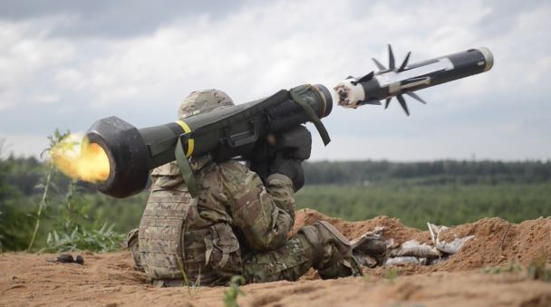 Czy drony wypierają Javeliny? Przyszłość amerykańskich systemów przeciwpancernych na Ukrainie