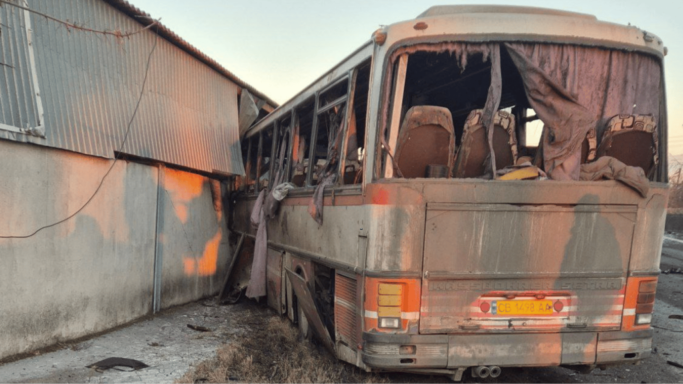 Обстрел рабочего автобуса в Днепропетровской области: погибли 12 человек