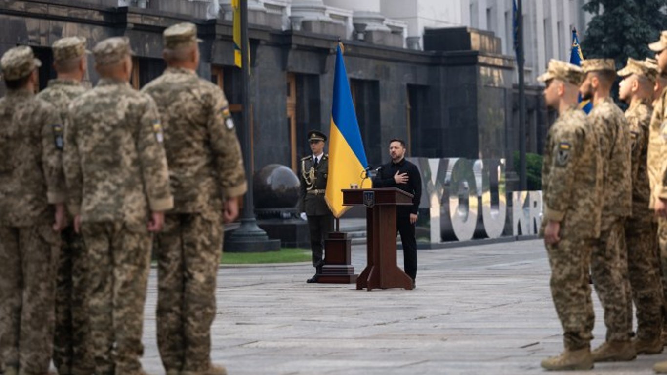 Zelensky Hails Army Aviation's Work as 'Absolute Heroism'
