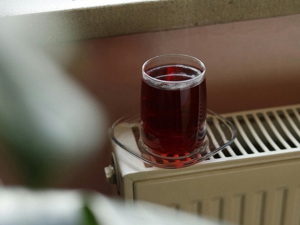 Jak ocieplić mieszkanie folią pęcherzykową: prosty sposób na podniesienie temperatury