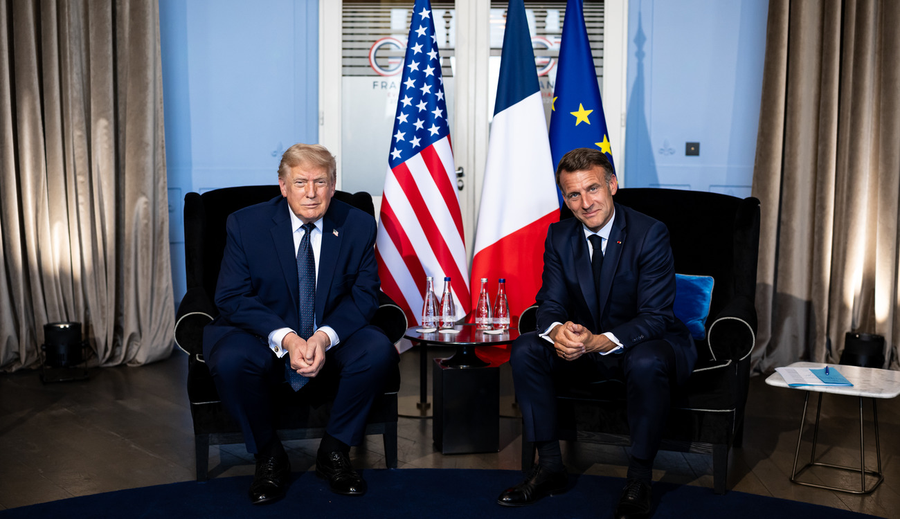 Макрон сообщил о пересмотре Трампом своей позиции по Украине