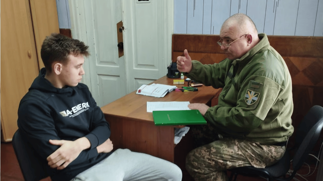 Чоловіки не на військовий облік
