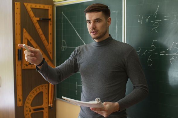 Відстрочку для вчителів не подовжать автоматично: що має зробити директор
