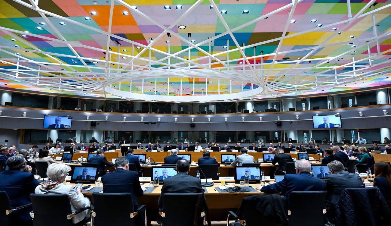 ЄС схвалив кредит та санкції