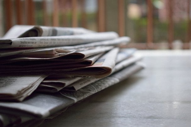 10 niespodziewanych sposobów wykorzystania gazety w domu: od zwalczania wilgoci po ochronę plonów