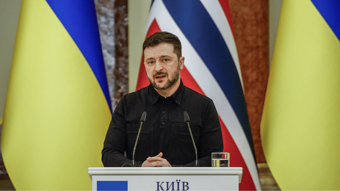 Зеленський на тристоронніх переговорах