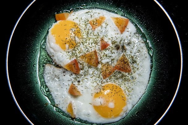 Jajka nie podnoszą cholesterolu: nowe badania obalają przestarzałe stereotypy