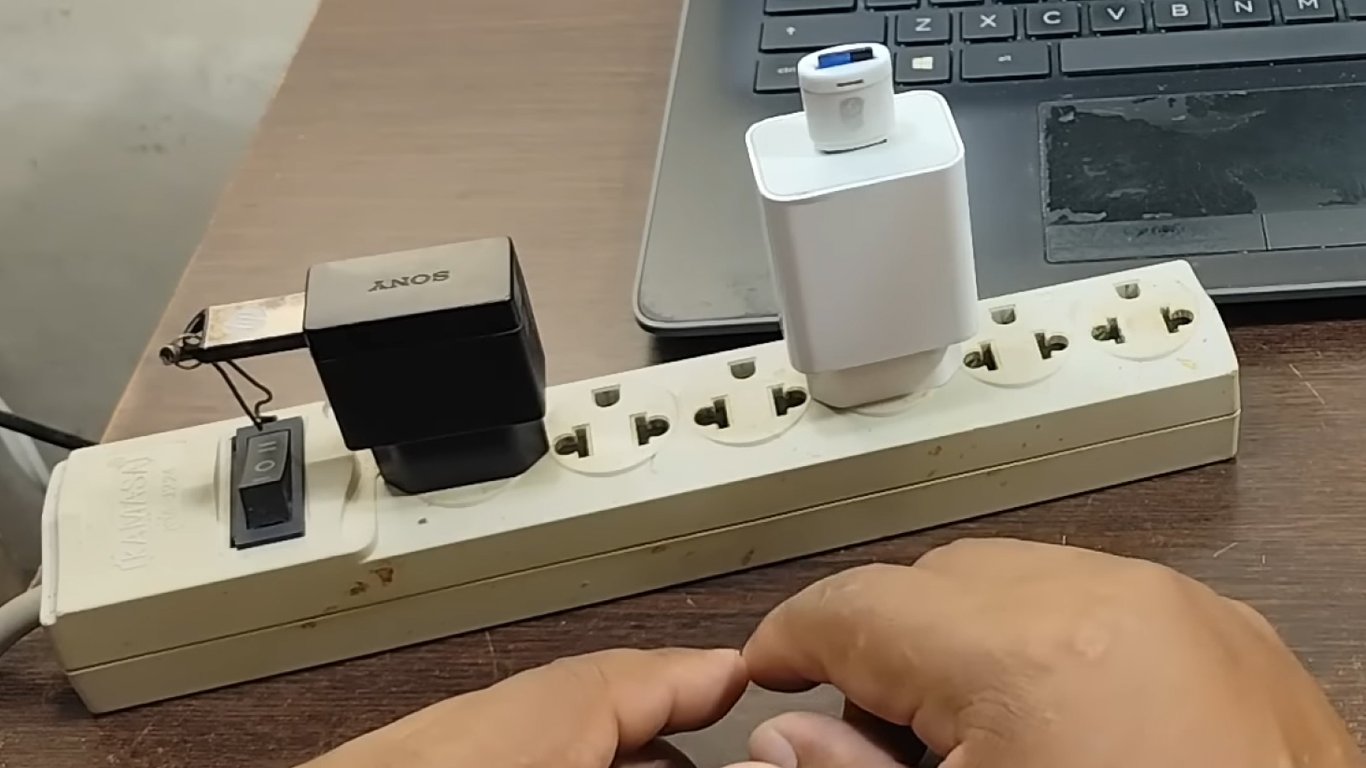 What Happens When You Plug a USB Drive into a Charger?