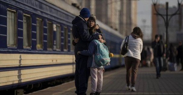 Опитування Разумкова: війна залишається головною проблемою для 68% українців