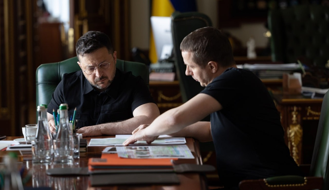 Zelenskyy Reports Rising Anxiety Among Russians: 66% Acknowledge Severe Financial Hardship
