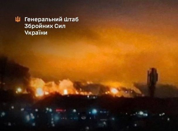 ЗСУ вдарили по ключовому НПЗ РФ «Славнефть-ЯНОС»: зафіксовано потужну пожежу