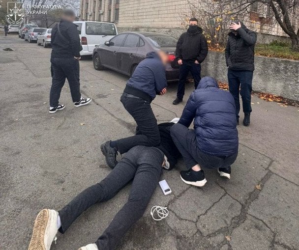 У Києві затримали шпигуна РФ: він знімав ТЕЦ та передавав координати військових