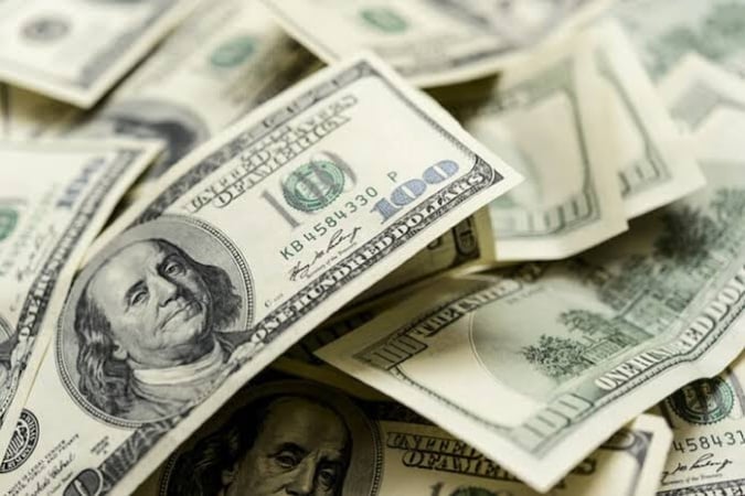 Dollar up, euro down on July 28