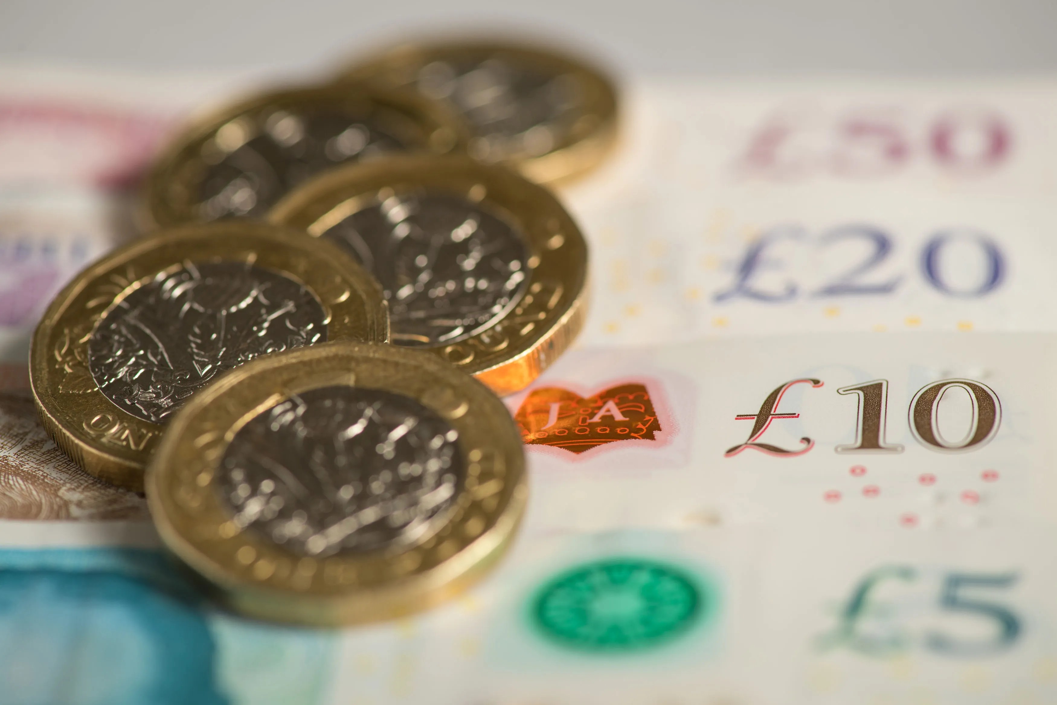 Ehepaaren wird £252 pro Jahr angeboten: Wie Sie einen Steuerbonus erhalten können