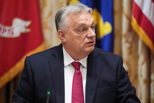 Орбан вимагає відновити постачання російської нафти